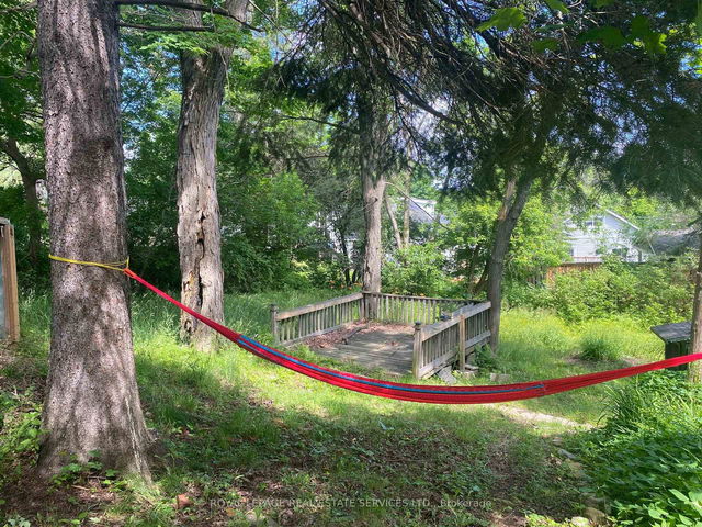 16 Cora Street