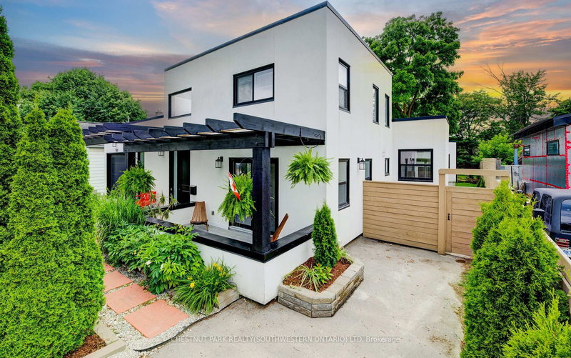 149 Woolwich St, Waterloo, N2K 1S5 | Image 2