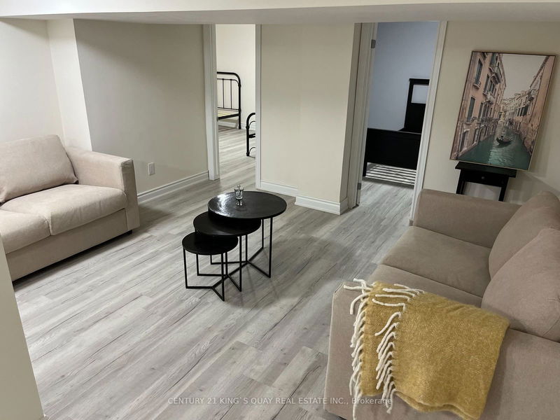 home for lease on Lower-386 Welland Avenue