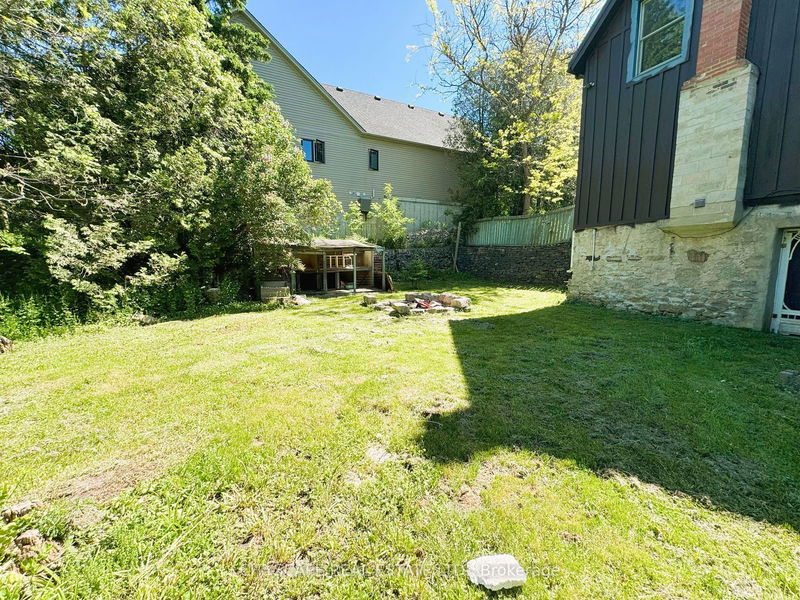 180 CARROLL St  Guelph/Eramosa, N0B 2K0 | Image 33