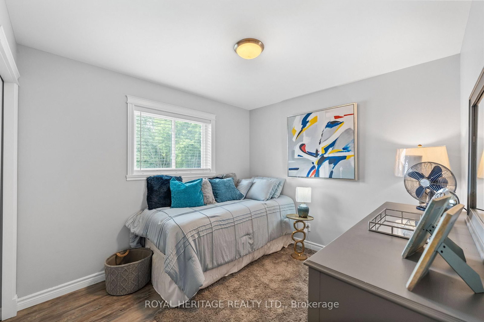 Listing Image 19