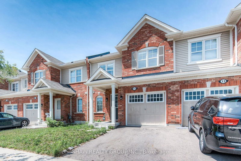 home for lease on 11 Arbourview Crescent