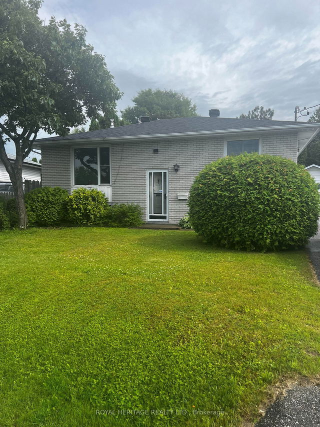 51 Van Horne Crescent