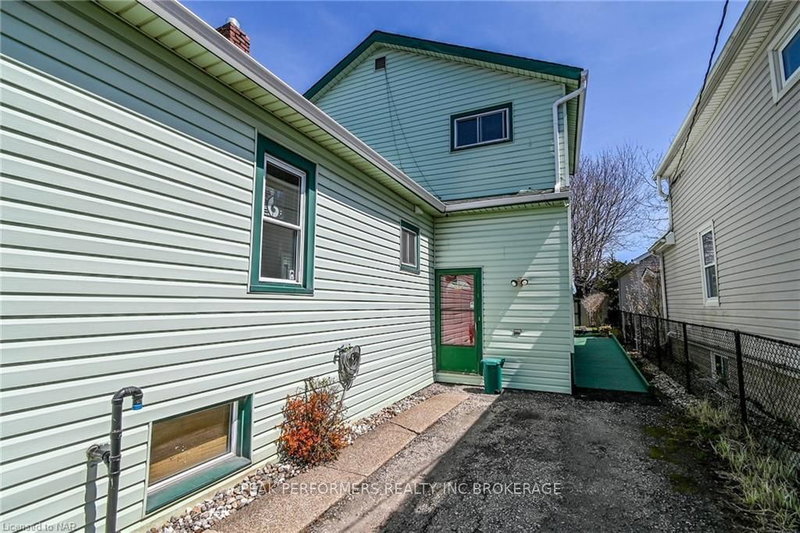 205 MITCHELL St, Port Colborne, L3K 1Y4 | Image 3
