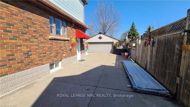 Upper - 5367 KITCHENER St, Niagara Falls, L2G 1B6 | Image 2