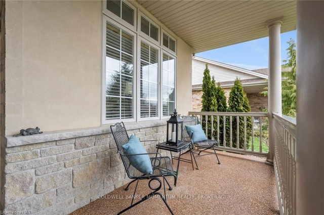 22 WILLOWLANDING Court