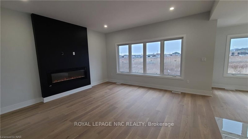 Main - 7384 SPLENDOUR Dr, Niagara Falls, L2H 3V8 | Image 3