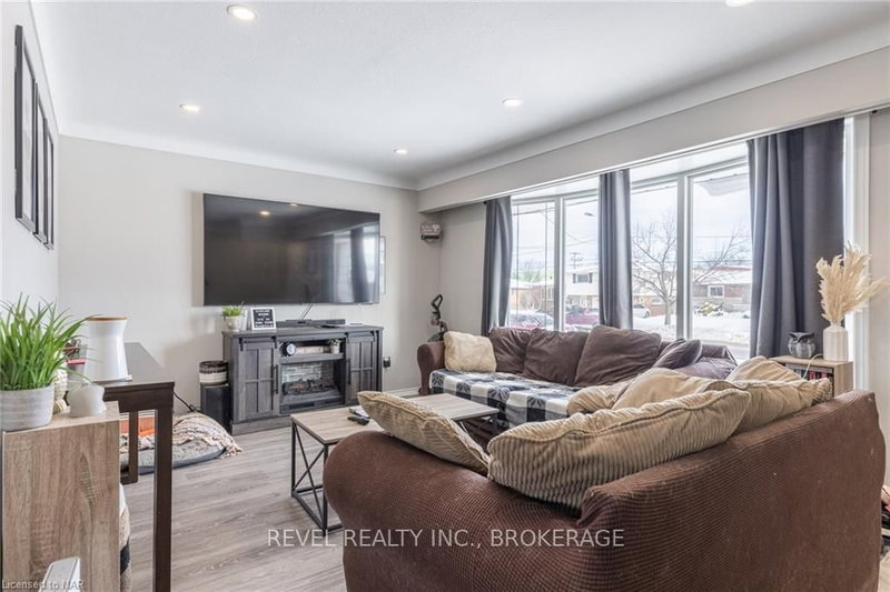 Upper - 93 WELLINGTON St, Welland, L3B 1B2 | Image 3