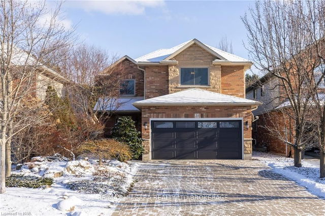 21 TAMARACK Court