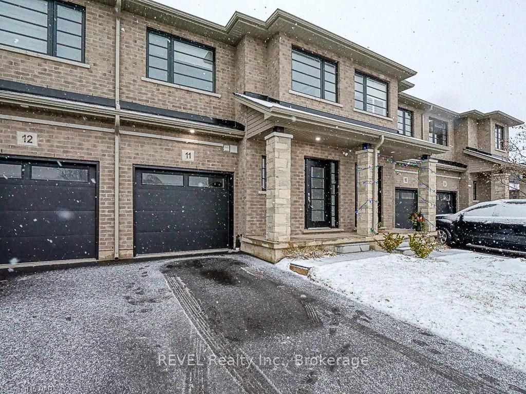 Townhouse sold at 11-520 GREY Street, Brantford, N3S 6Y6 - MLS: X8494252