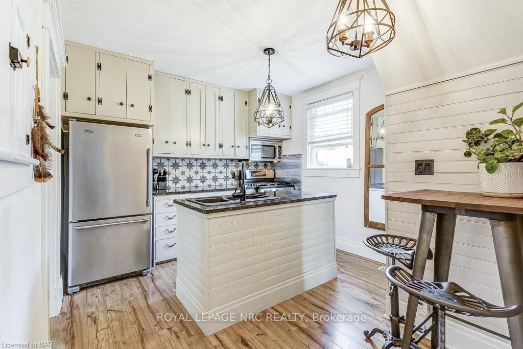 Listing Image 10