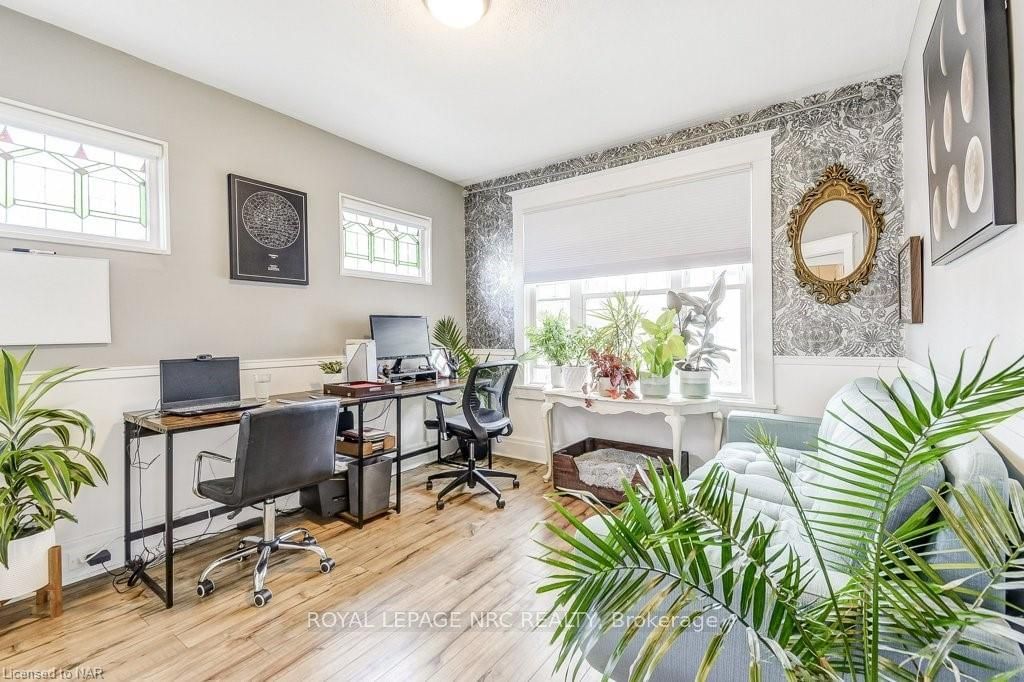 Listing Image 4