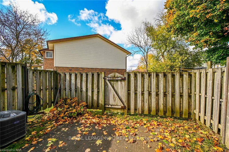 8 - 5982 DUNN St, Niagara Falls, L2G 7J9 | Image 2