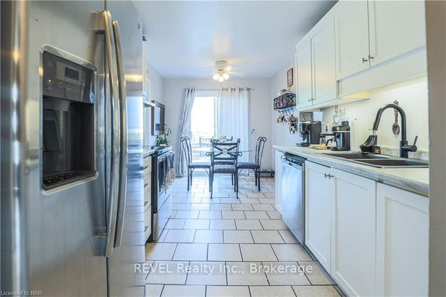 157 DEVINE Crescent