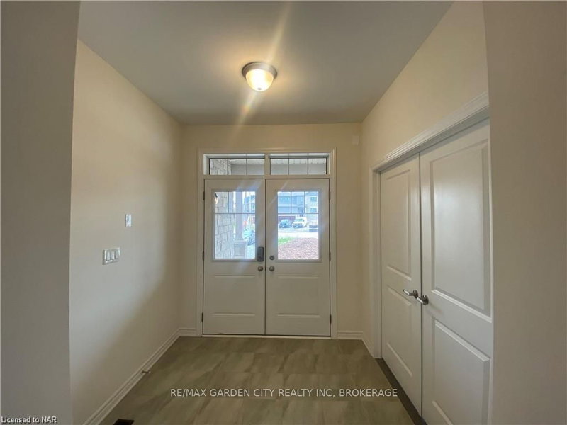 74 ORIOLE Cres, Port Colborne, L3K 5Z9 | Image 3