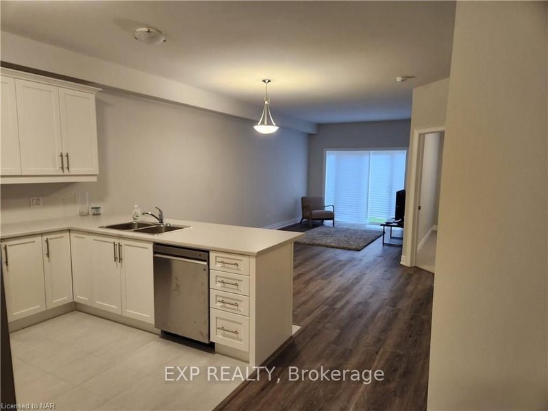 427 WILLIAMS Cres, Fort Erie, L2A 4P6 | Image 3