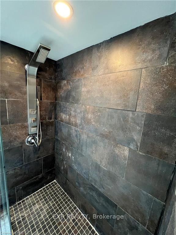 upper - 5749 SUMMER St, Niagara Falls, L2G 1M5 | Image 3