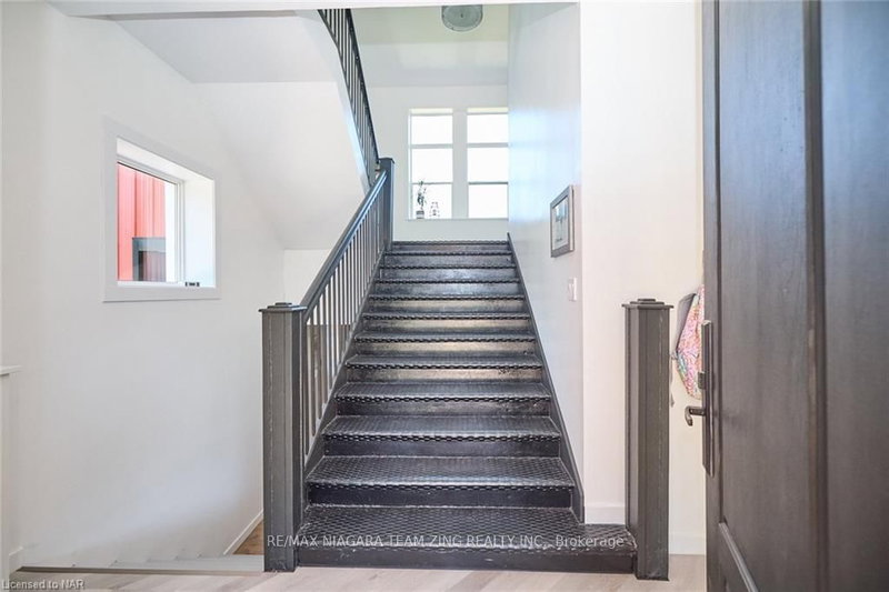 1744 RIDGEMOUNT Rd, Fort Erie, L2A 5M4 | Image 3