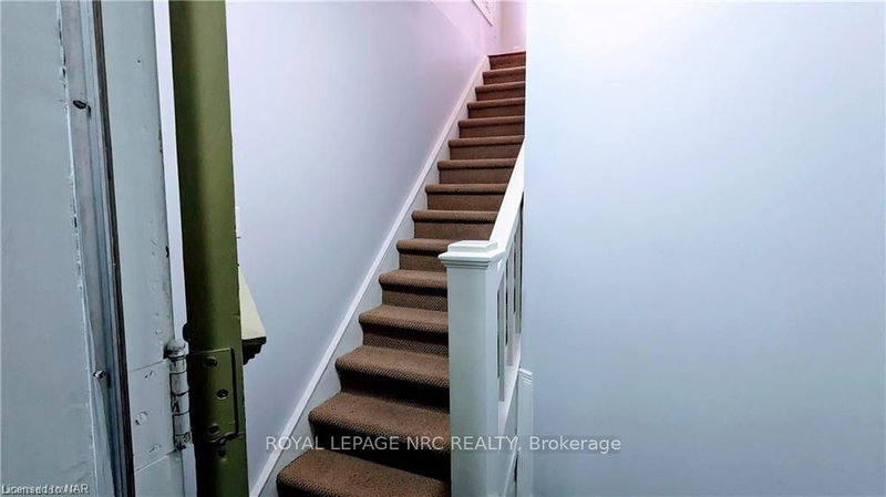 UPPER - 6326 THOROLD STONE Rd, Niagara Falls, L2J 1A8 | Image 3