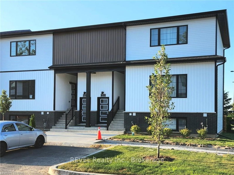 212 - 4263 FOURTH Ave, Niagara Falls, L7E 4N2 | Image 2