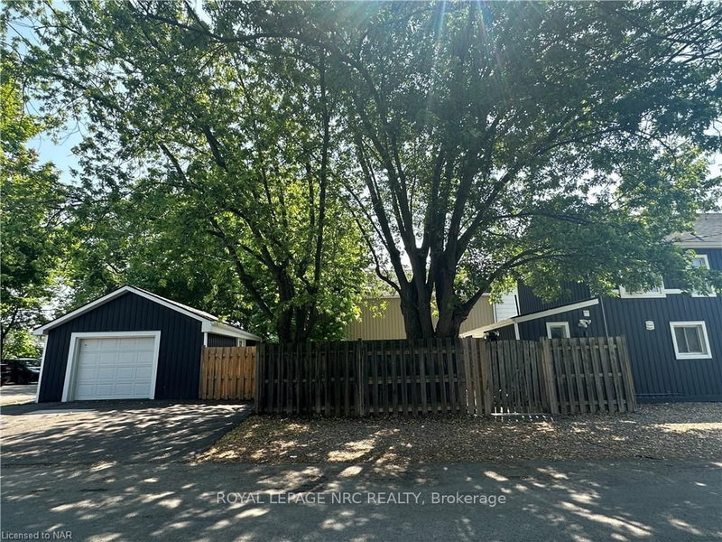 10 THOROLD Rd, Welland, L3C 3T2 | Image 3