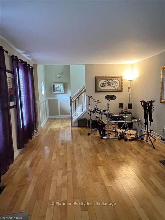 990 HAIST St, Pelham, L0S 1E4 | Image 2