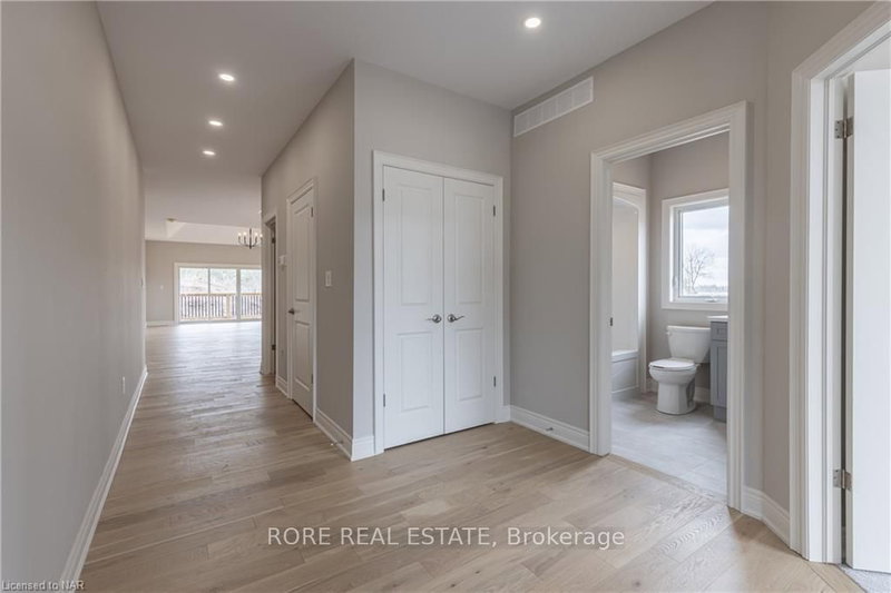 503 ROYAL RIDGE Dr, Fort Erie, L0S 1N0 | Image 3