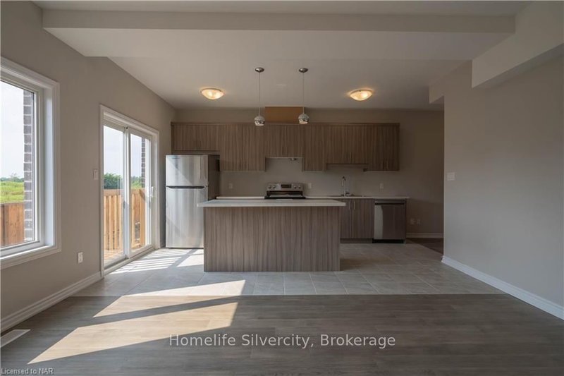 27 RENFREW Tr, Welland, L3C 0K2 | Image 3