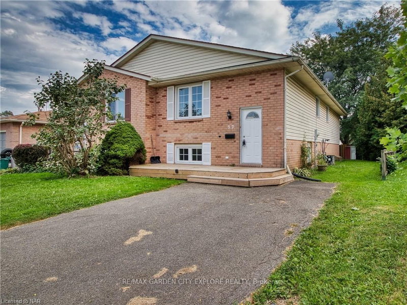 37 BRIARSDALE Cres, Welland, L3C 6S8 | Image 2