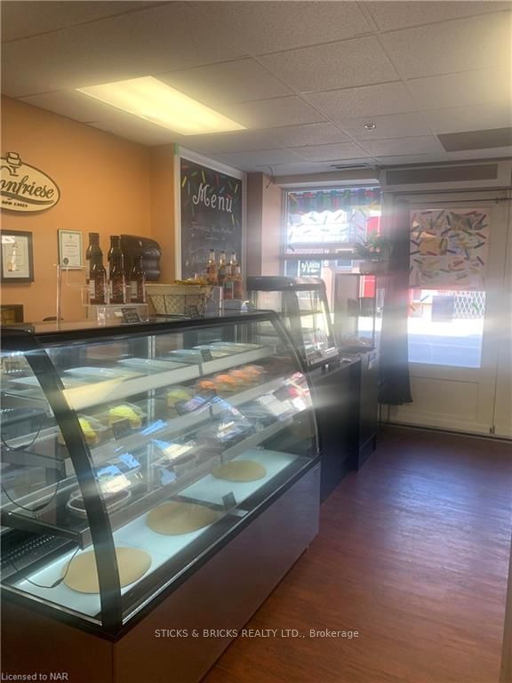 2 - 4400 QUEEN St, Niagara Falls, L2E 2L3 | Image 3