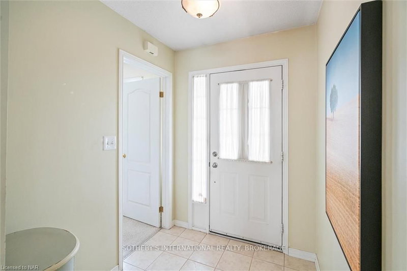 6 - 24 KENYON Cres, Grimsby, L3M 5S4 | Image 3