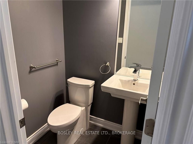 7 WINDSOR Circ, Niagara-on-the-Lake, L0S 1J0 | Image 3