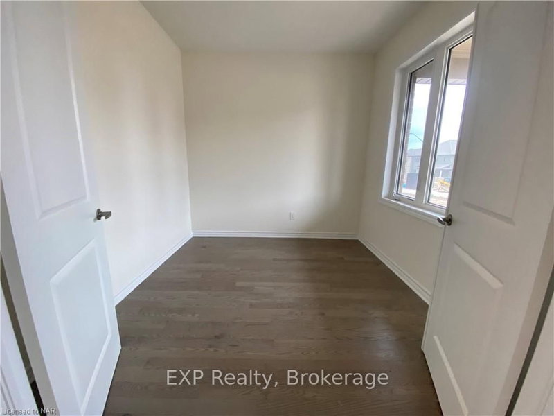 38 ORIOLE Cres, Port Colborne, L3K 6E2 | Image 3