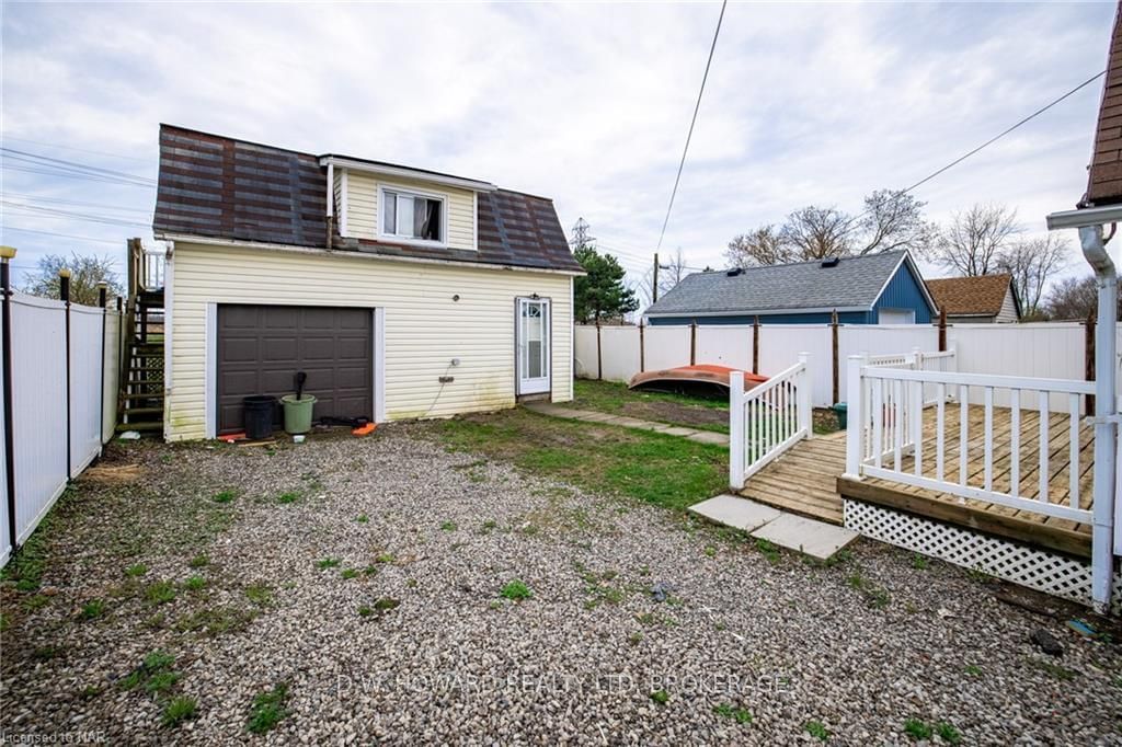 Listing Image 4