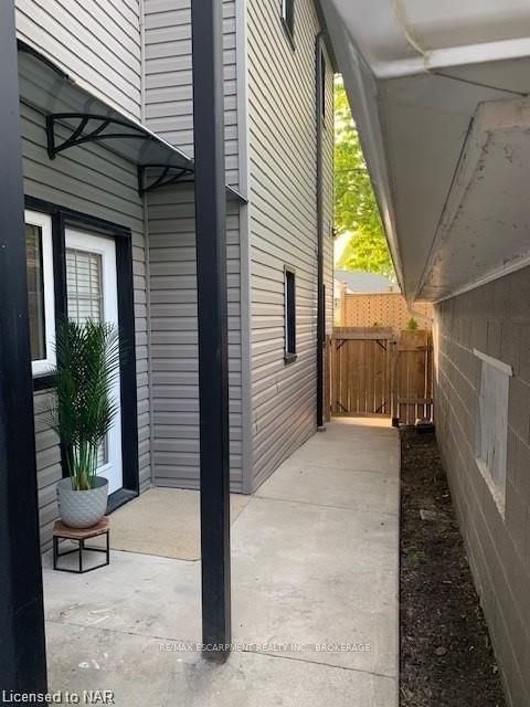 31 RAYMOND Street, Unit 4 - Photo 3