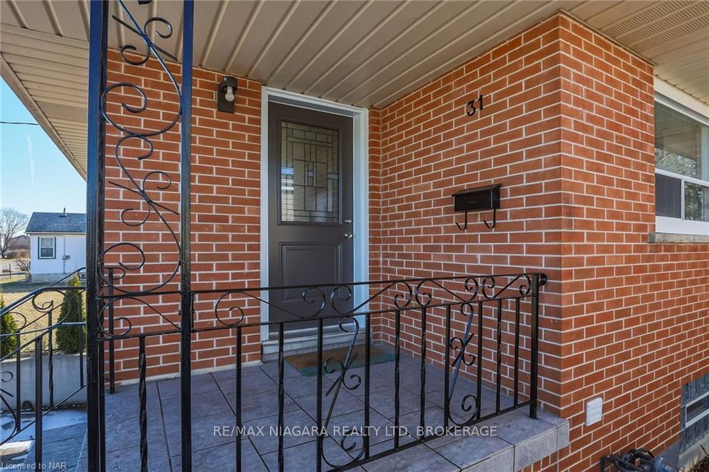 Detached House sold at 31 KENT Street, St. Catharines, 458 - Western Hill, L2S 1H3 - MLS: X8708847