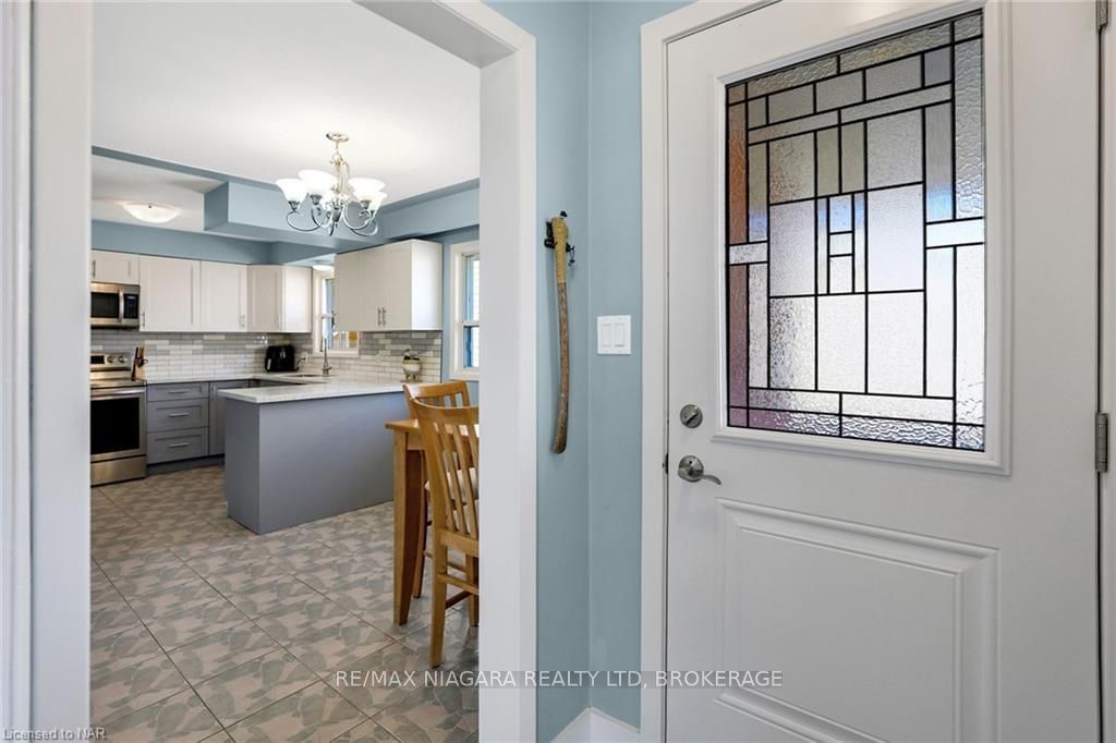 Detached House sold at 31 KENT Street, St. Catharines, 458 - Western Hill, L2S 1H3 - MLS: X8708847