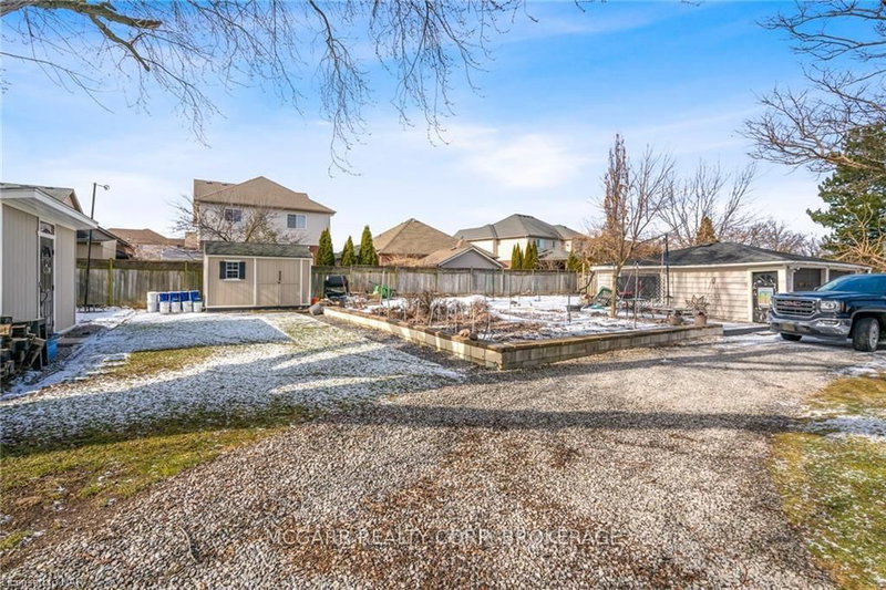 18 VALLEY Rd, St. Catharines, L2S 1Y6 | Image 3