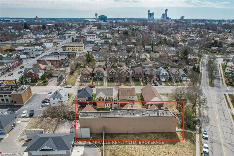 201 - 4872 VALLEY Way, Niagara Falls, L2E 1W3 | Image 2