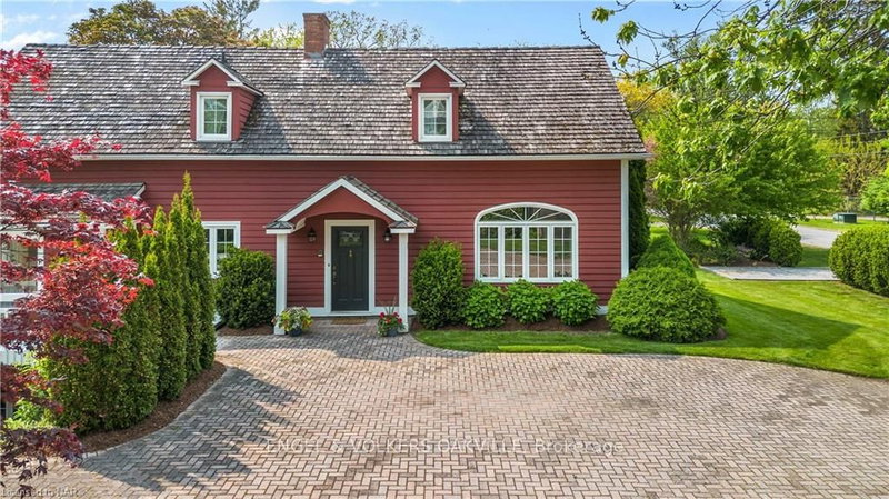 12 CENTRE St, Niagara-on-the-Lake, L0S 1J0 | Image 2