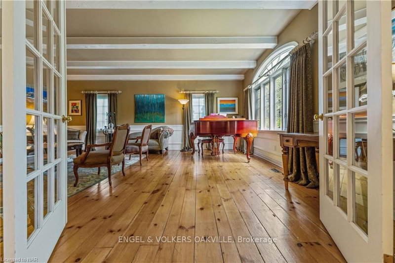 12 CENTRE St, Niagara-on-the-Lake, L0S 1J0 | Image 3