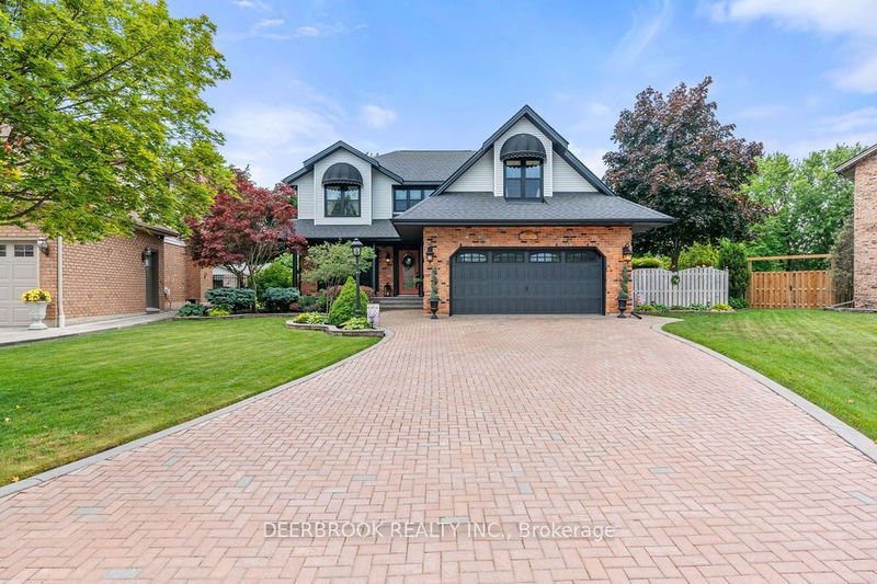 home for sale on 519 OakPark Drive E