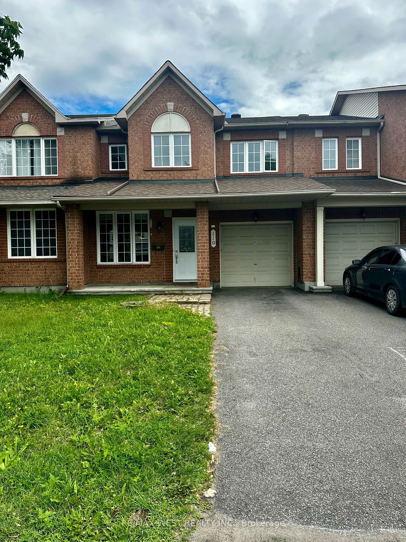 Townhouse leased at 119 Deerfox Drive, Ottawa, Nepean, K2J 4W4 - MLS: X9006380