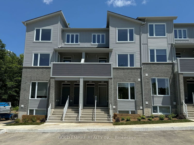home for lease on 47-990 Deveron Crescent