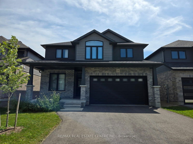 home for lease on 19 Tindall Crescent
