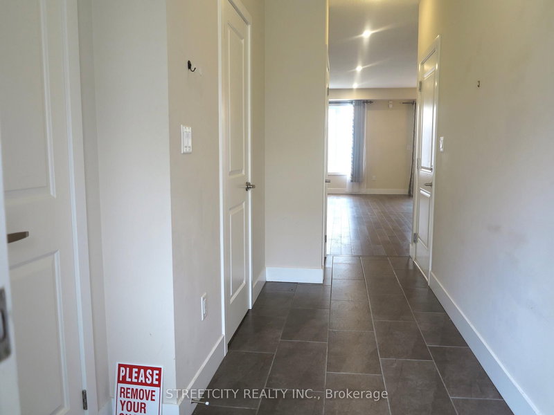 37 - 1960 Dalmagarry Rd, London North, N6G 0T8 | Image 2