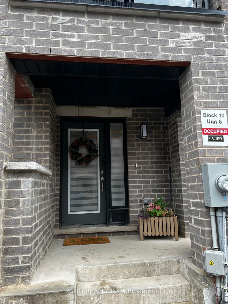 home for lease on 1006-585 Colborne Street E