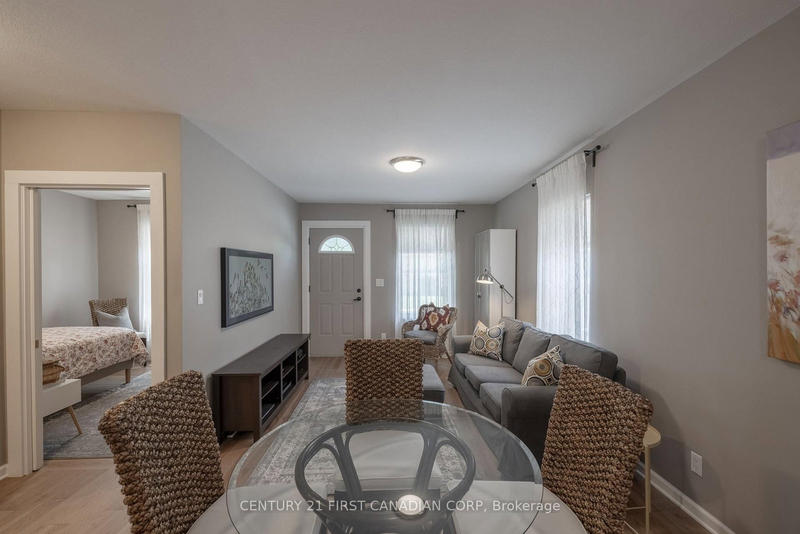 Listing Image 7