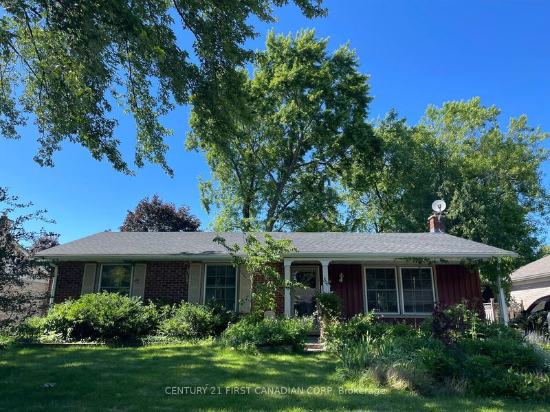 home for lease on 34 Benson Crescent