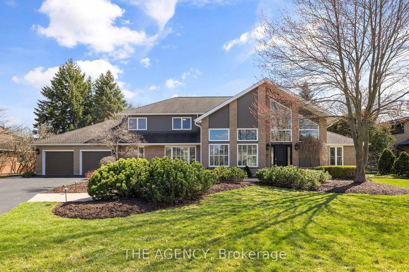 587 Manorwood Crt, Waterloo, N2K 3L7 | Image 2